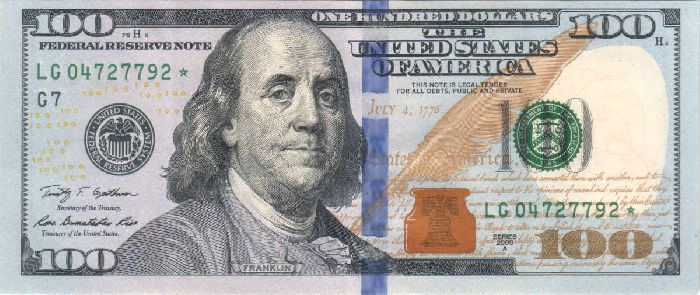 Изображение купюры 100 долларов США с портретом Бенджамина Франклина