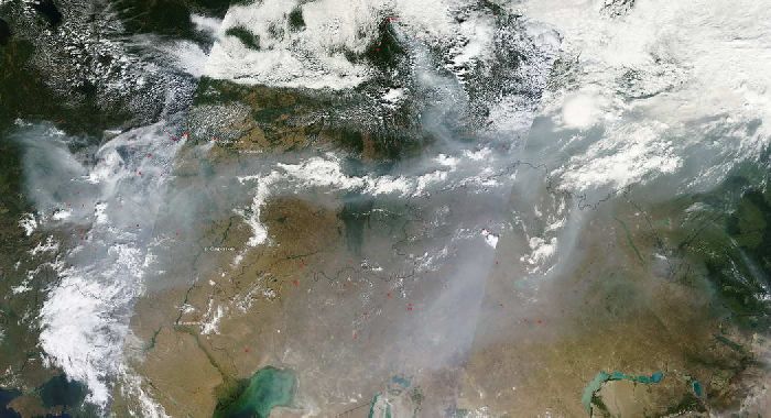 Спутниковая фотография лесных пожаров в европейской части России, 2010 год Спутниковая фотография лесных пожаров в европейской части России, 2010 год