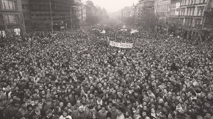 Бархатные революции в восточной европе фото