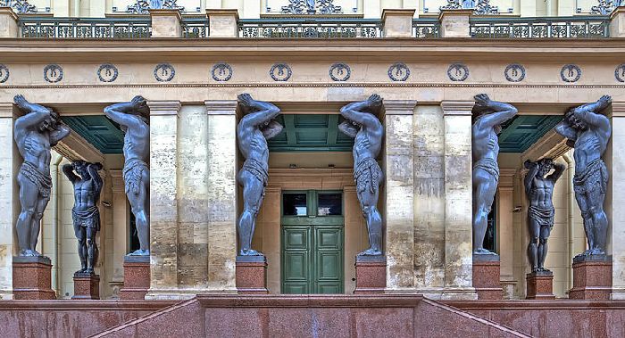 Новый Эрмитаж, Атланты Новый Эрмитаж, Атланты