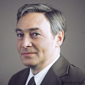 Вячеслав Тихонов