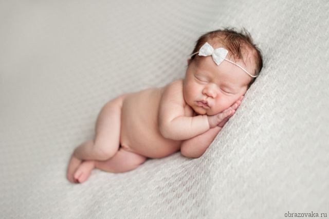 Новорожденный зевает но не спит