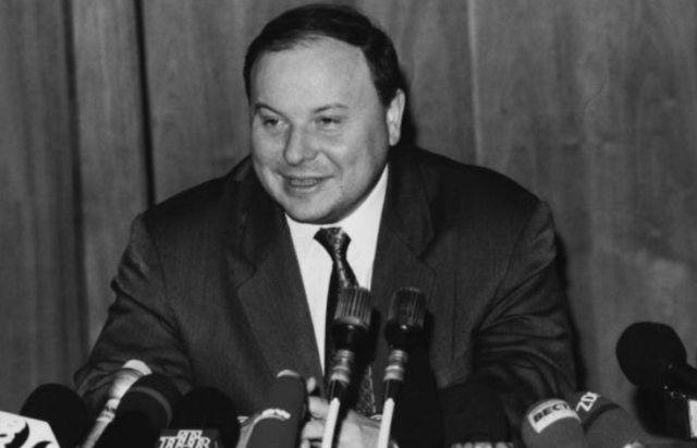Егор Гайдар, 1992 год